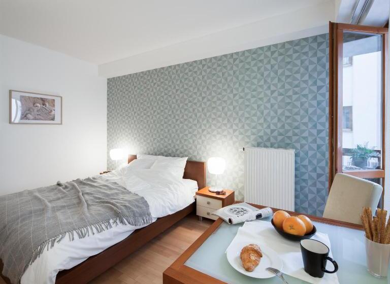 סטודיו סופריור, Lord Residence