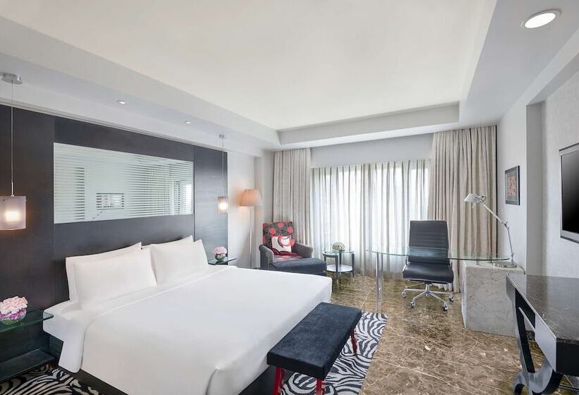 비즈니스룸, Radisson Blu Hotel Ahmedabad