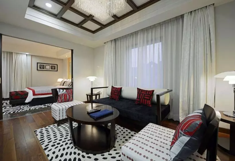 スイート, Radisson Blu Hotel Ahmedabad
