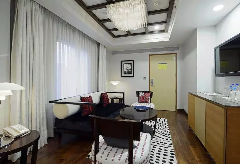 スイート, Radisson Blu Hotel Ahmedabad