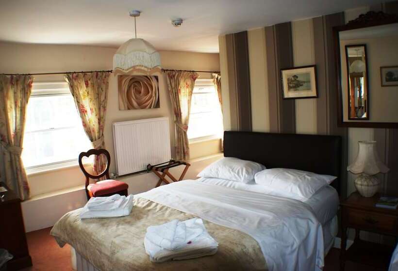 Семейный Номер, The Bank House