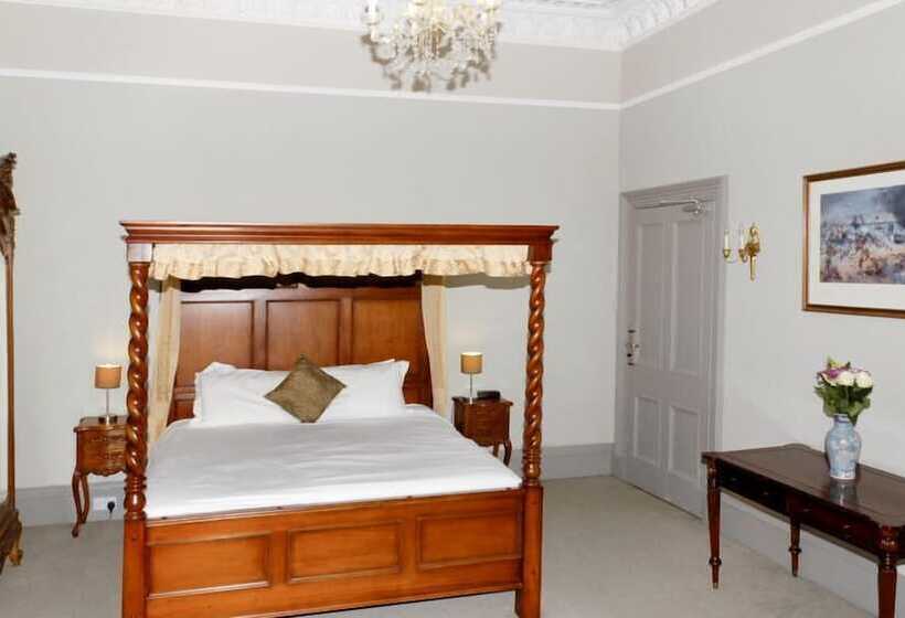 デラックスルーム, The Guards