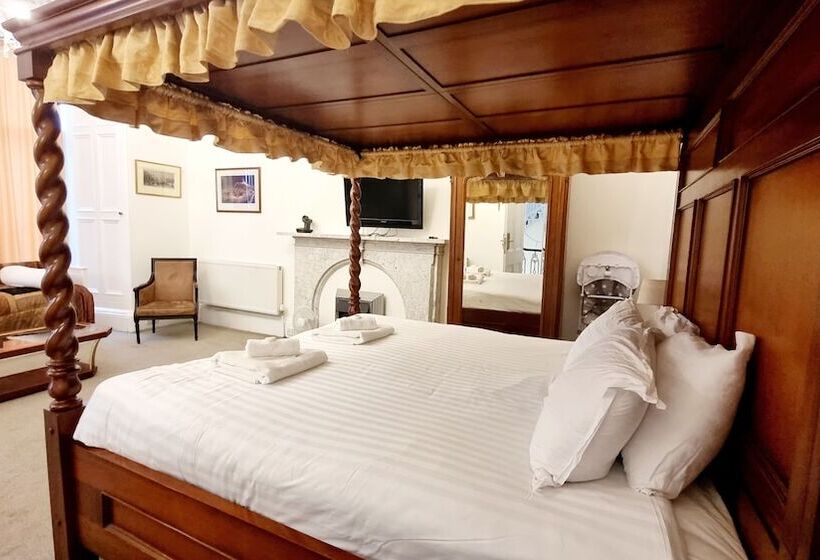 スイート, The Guards