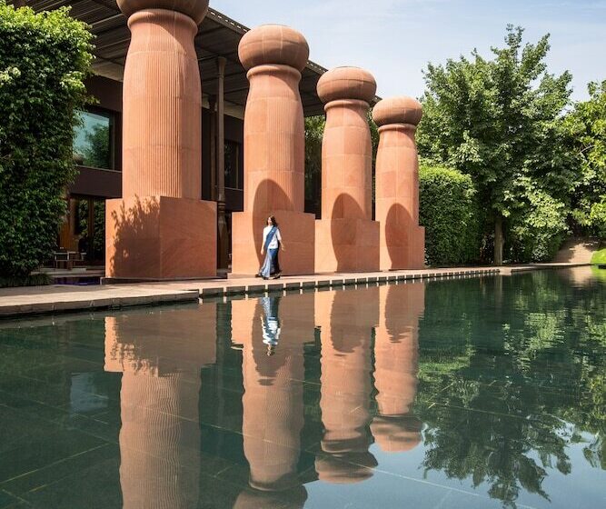 غرفة قياسية مطلّة علي الحديقة, The Roseate