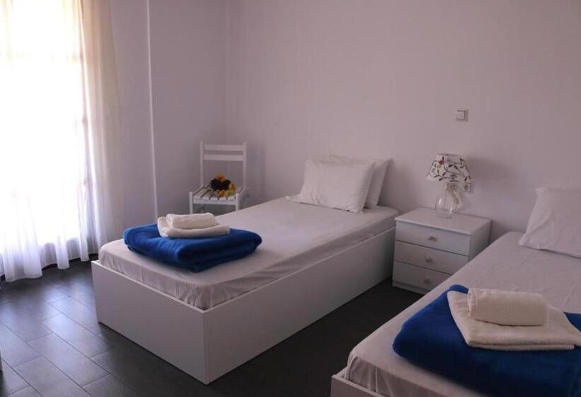 스탠다드 트리플 룸, Theopisti