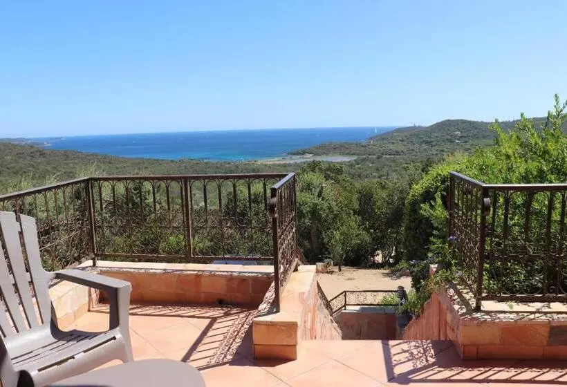 ویلای 1 خوابه با چشم‌انداز دریا, Résidence U Pirellu