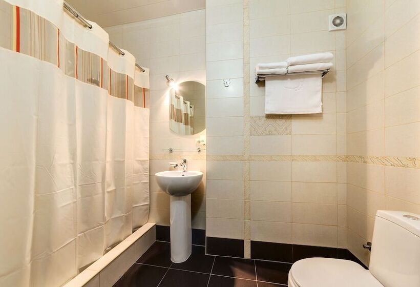 سوییت جونیور, Salvadore Holiday Hotel & Aqua Zone Gelendzhik