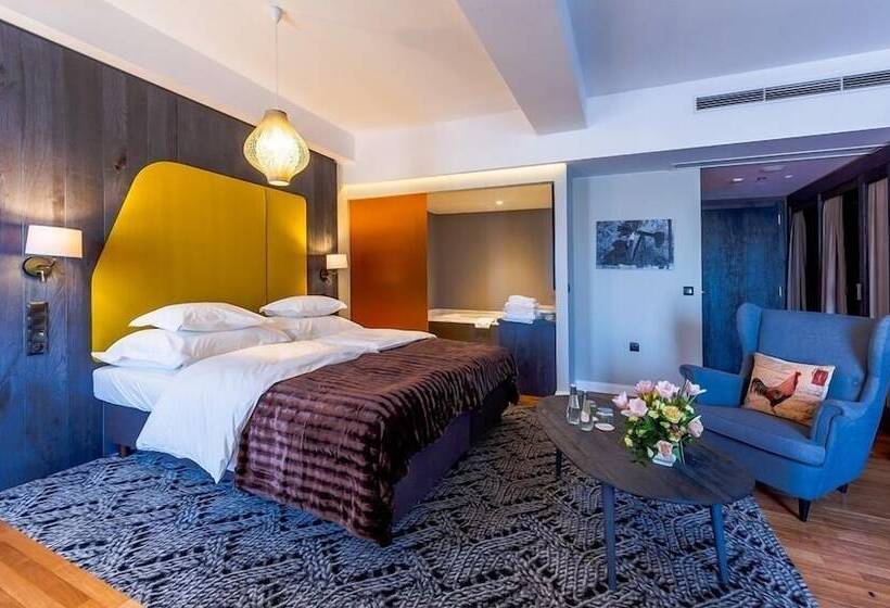 سوییت جونیور, Bristol Tradition And Luxury