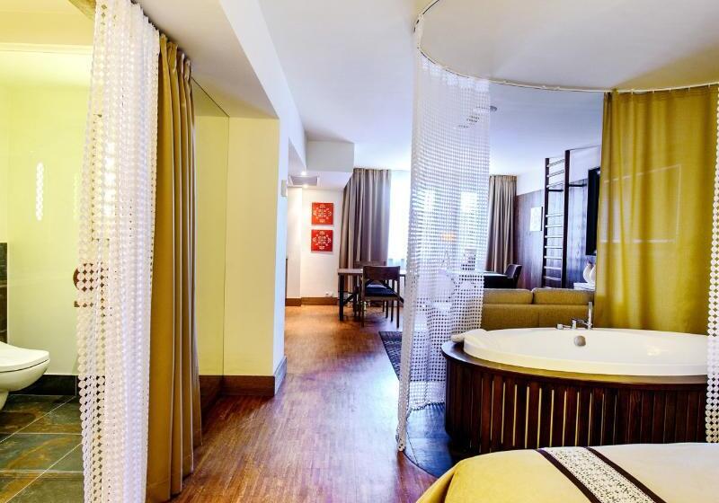 سوییت, Bristol Tradition And Luxury