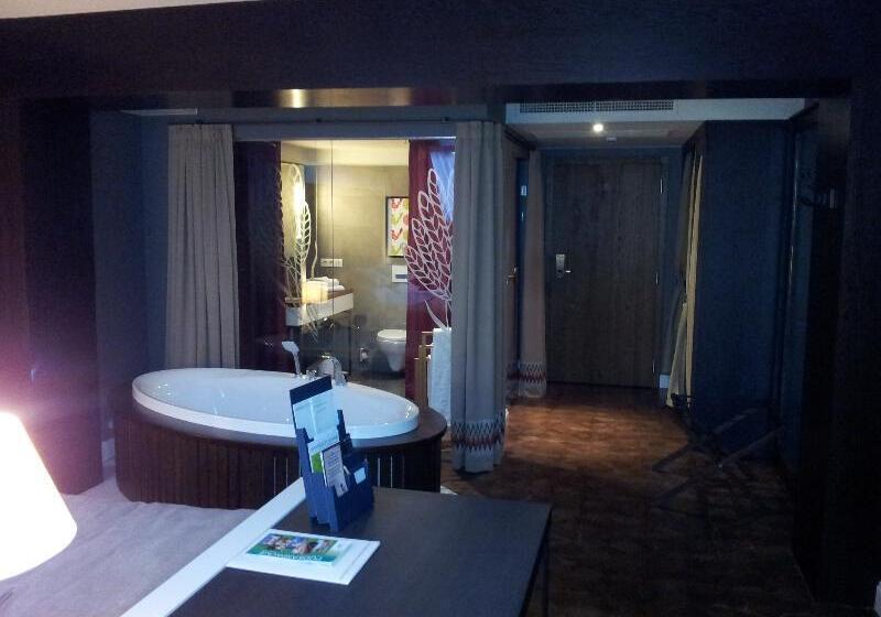 سوییت جونیور, Bristol Tradition And Luxury