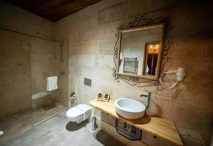 Suite King Bed