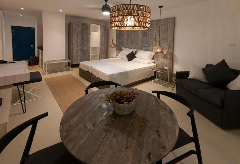 수피리어 스튜디오, Hylatio Tourist Village