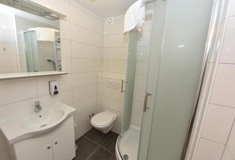 חדר סטנדרט נוף לים עם מרפסת, Pansion Karoca