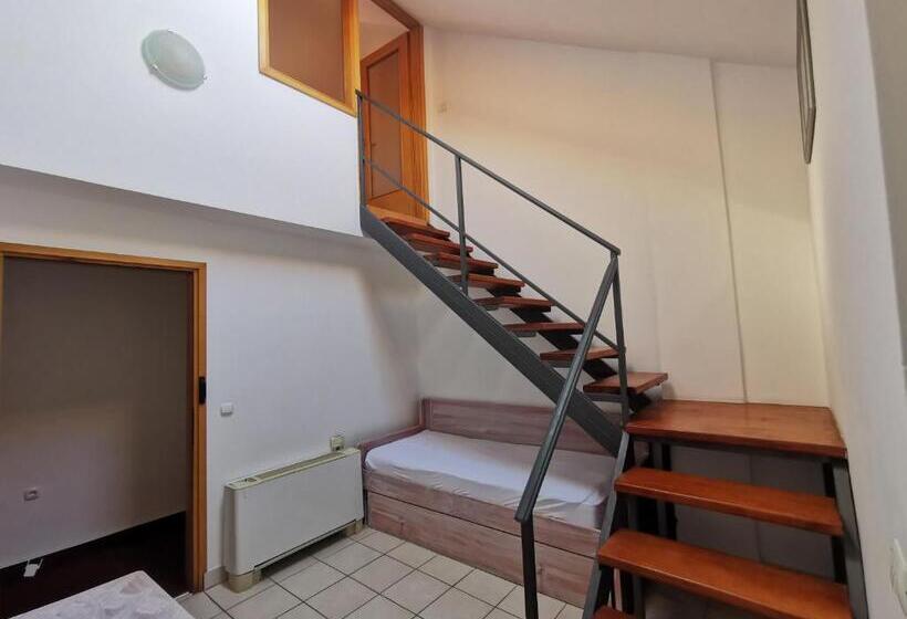 Triple Room Sea View, Pansion Karoca