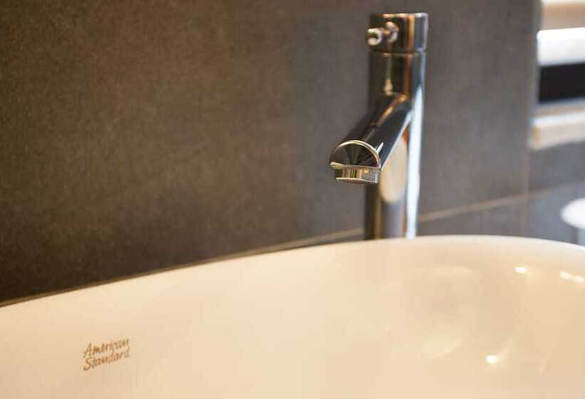 高级大房间, Pharos