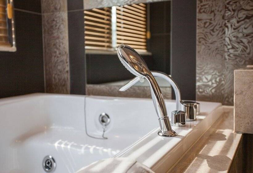 豪华房间, Pharos