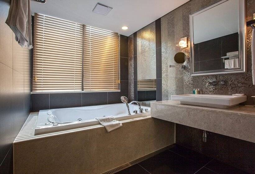 豪华房间, Pharos