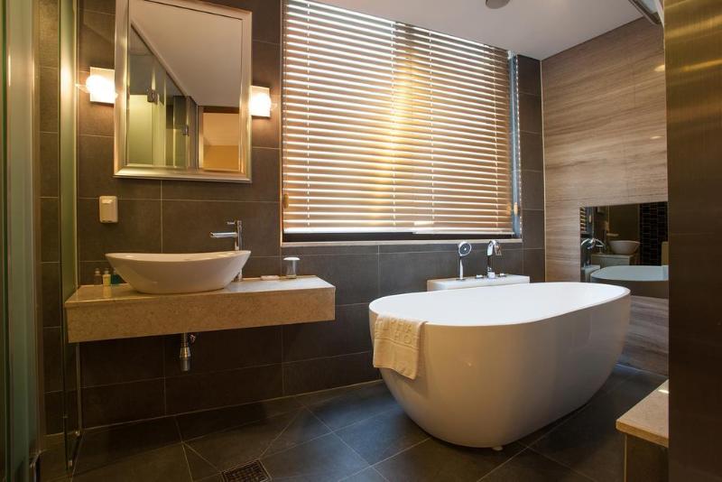 豪华房间, Pharos