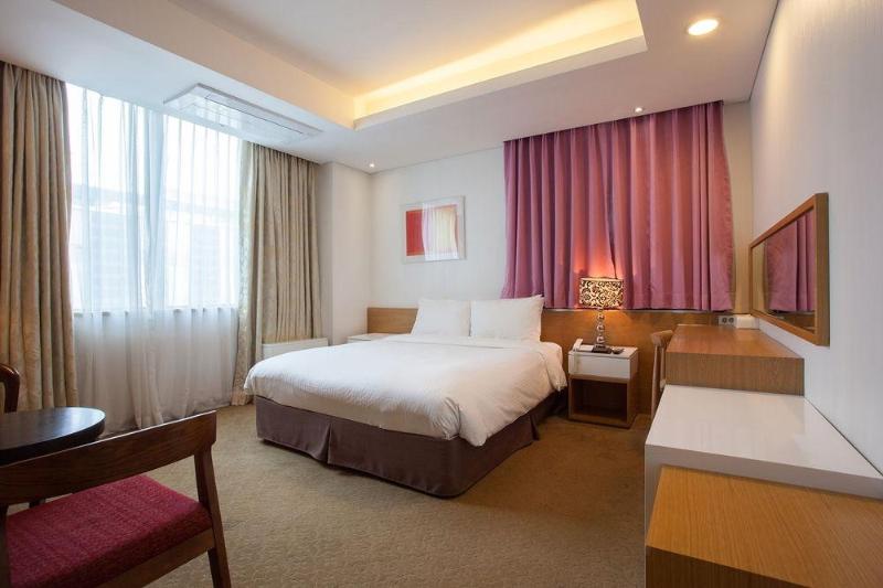 豪华房间, Pharos