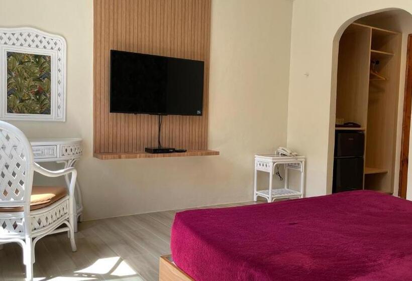 اتاق لوکس, Red Knight Gardens