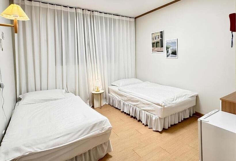 デラックスルーム, Ssh Icon Hostel