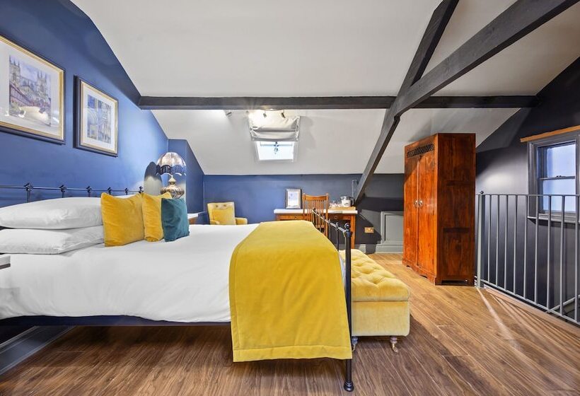 Номер Deluxe, The Fat Badger