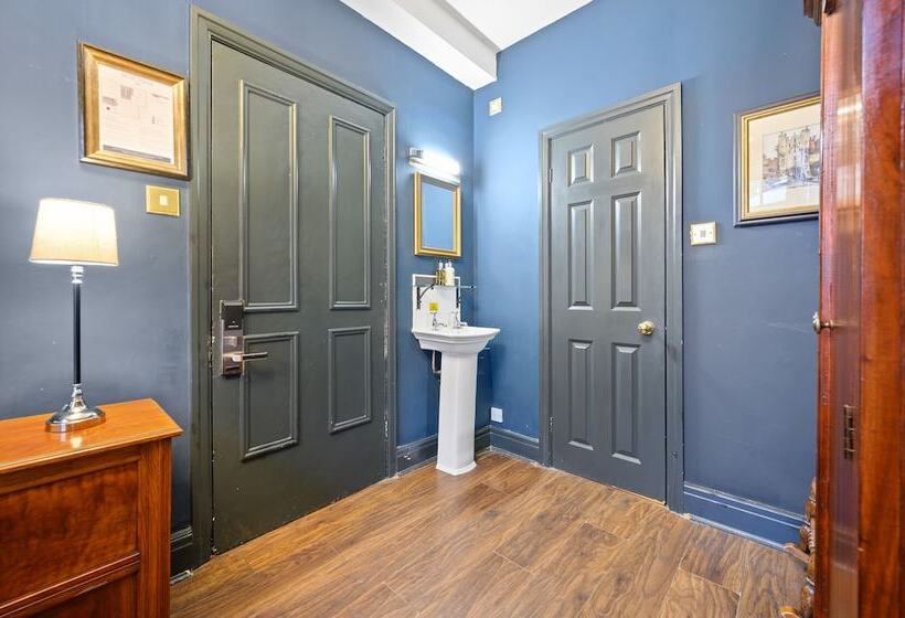 Номер Стандарт, The Fat Badger