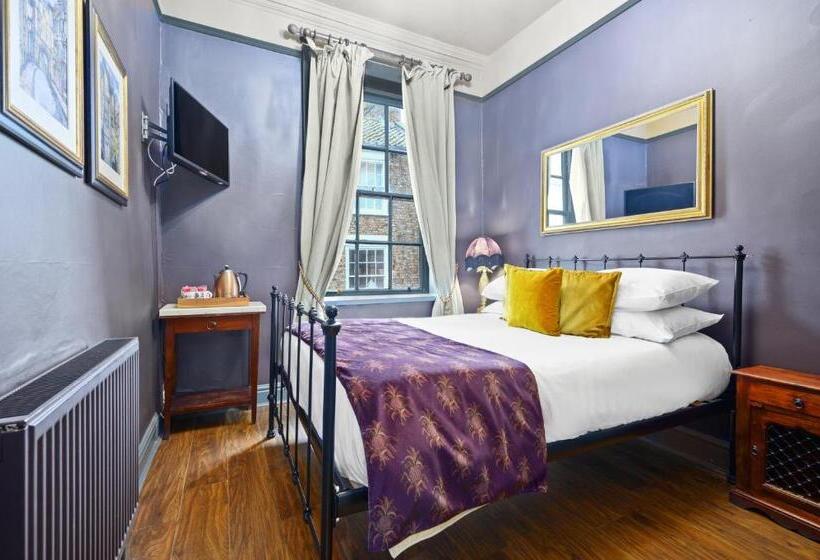 Номер Executive, The Fat Badger