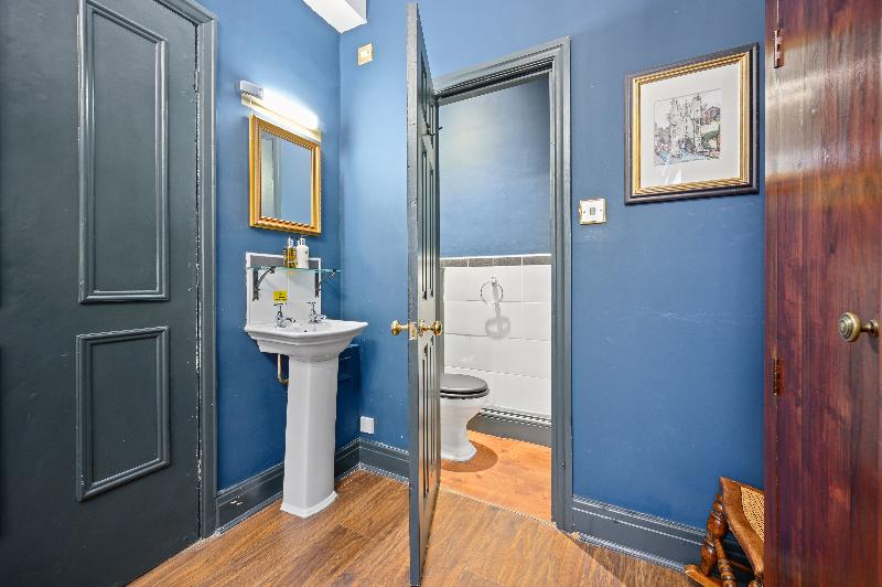 Номер Стандарт Индивидуальный, The Fat Badger