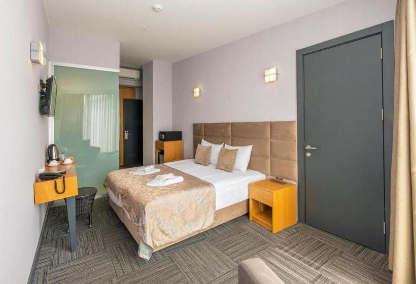 اتاق لوکس با بالکن و چشم‌انداز دریا, Taksim Hotel V Plus