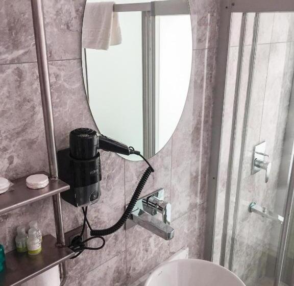 اتاق خانوادگی با چشم‌انداز دریا, Taksim Hotel V Plus