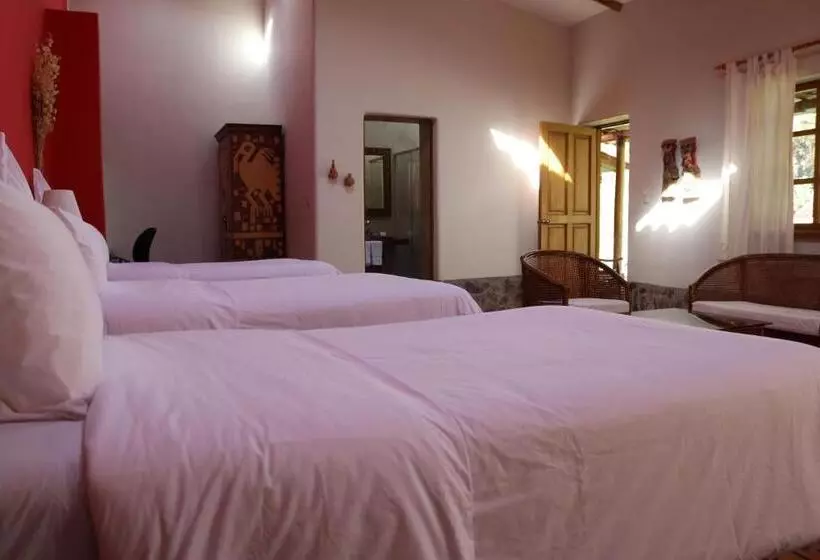 اتاق لوکس سه تخته, Villa Urubamba