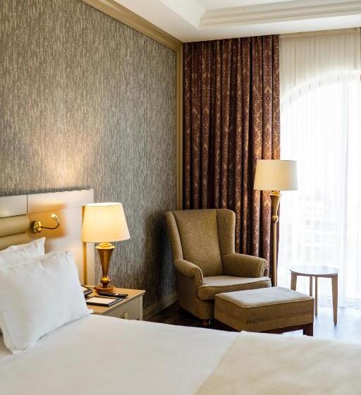 스탠다드 룸 킹사이즈 침대, Wellborn Luxury