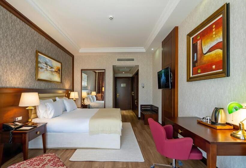 Номер Deluxe Кровать Кинг, Wellborn Luxury