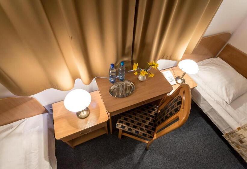 标准间, Kompleks Hotelowy Logos