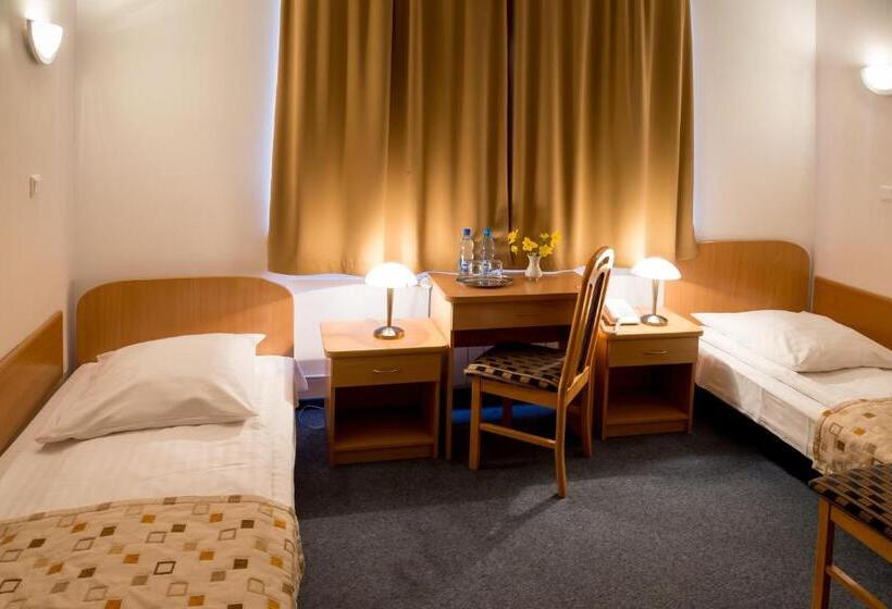 标准间, Kompleks Hotelowy Logos