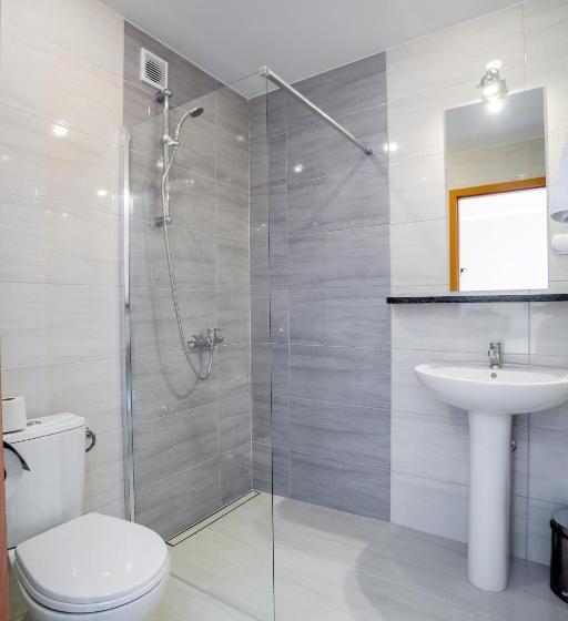 标准三人间, Kompleks Hotelowy Logos