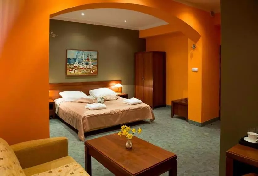 デラックスルーム, Kompleks Hotelowy Logos