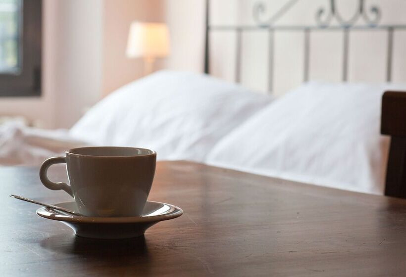 إستوديو قياسى, Relais Villa Belvedere