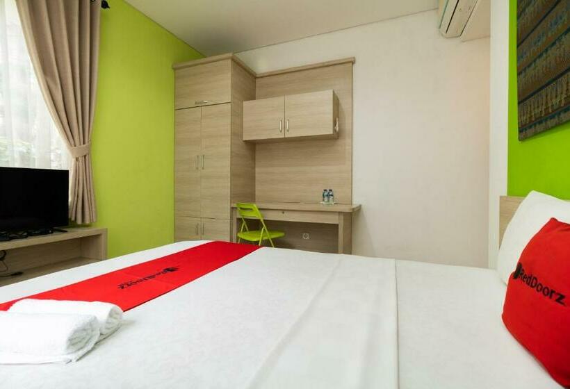 חדר סטנדרט, Reddoorz Syariah Near Prasetya Mulya Cilandak Campus