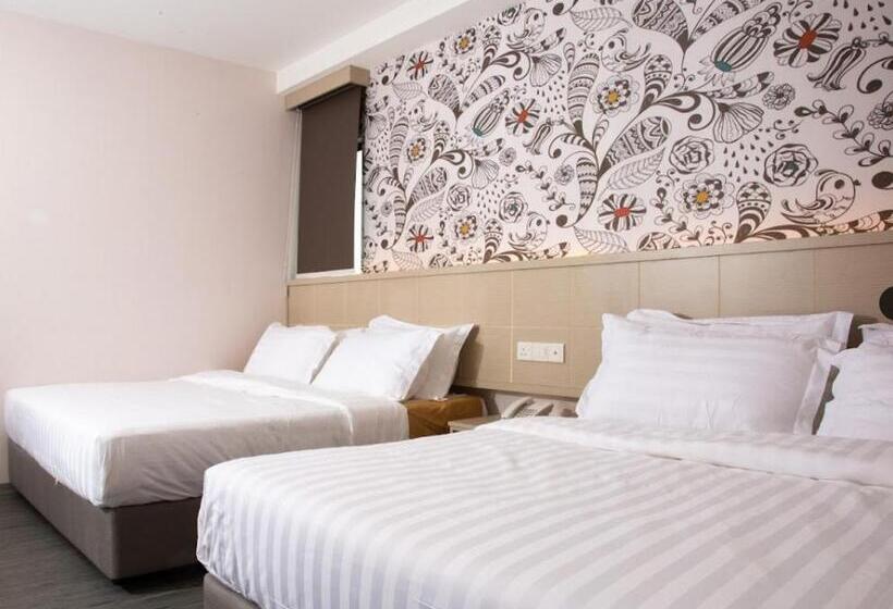 اتاق خانوادگی, The Crown Hotel Klia