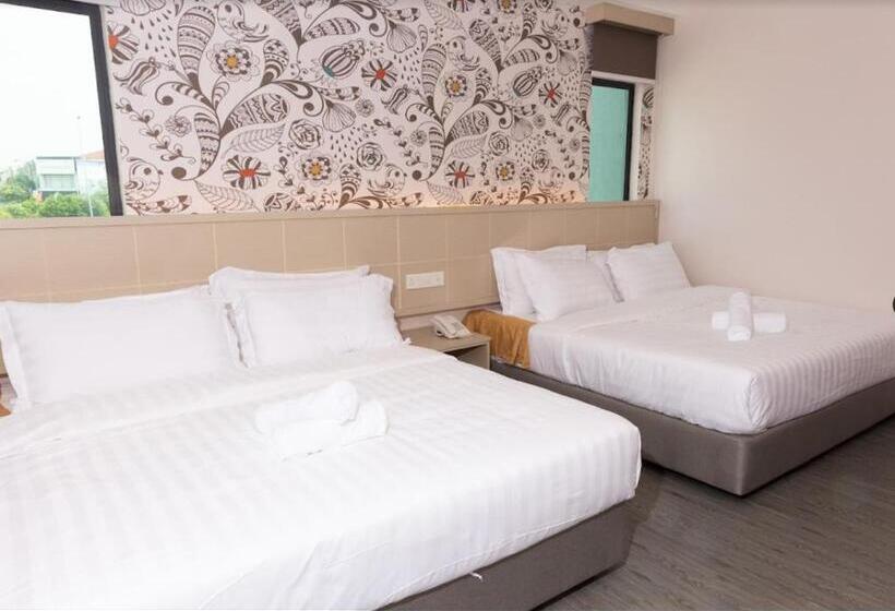 Семейный Номер, The Crown Hotel Klia