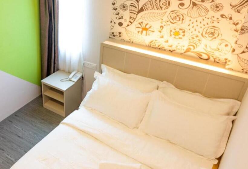 اتاق سوپریور, The Crown Hotel Klia