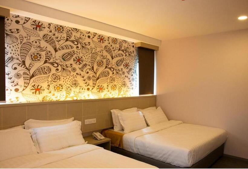 اتاق خانوادگی, The Crown Hotel Klia