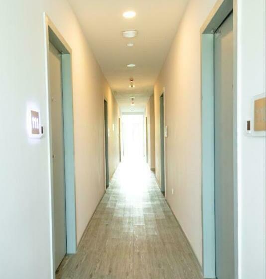 اتاق استاندارد, The Crown Hotel Klia