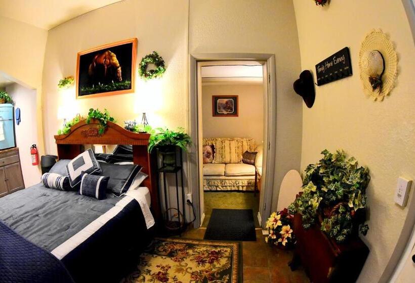 标准间, Salmon River Inn