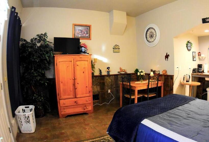 标准间, Salmon River Inn