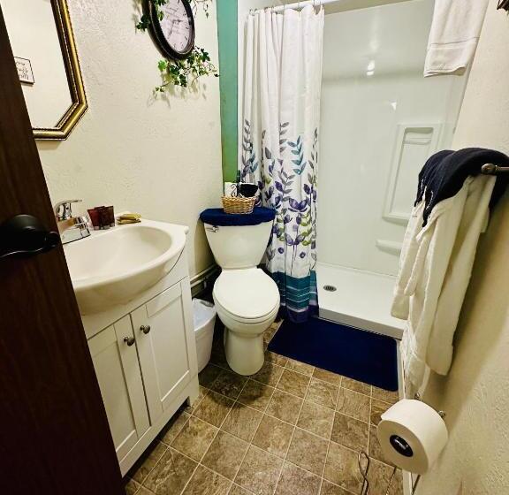 标准间, Salmon River Inn