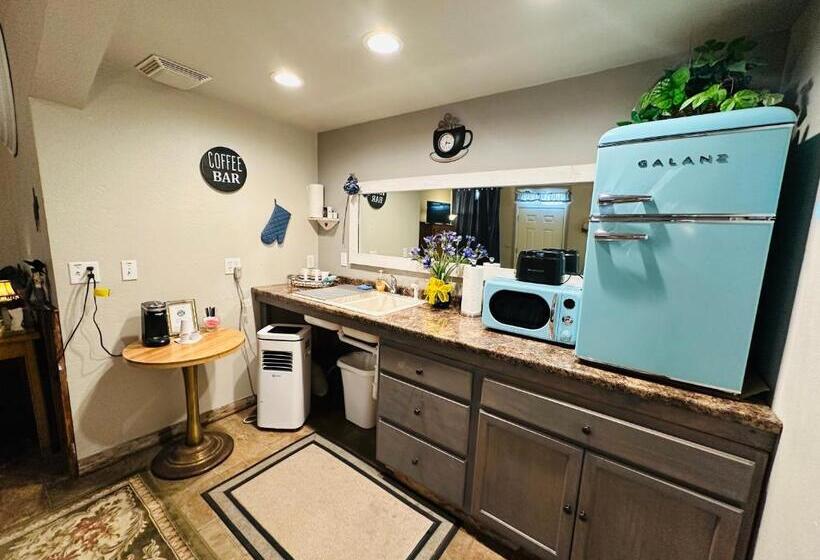 Номер Стандарт, Salmon River Inn