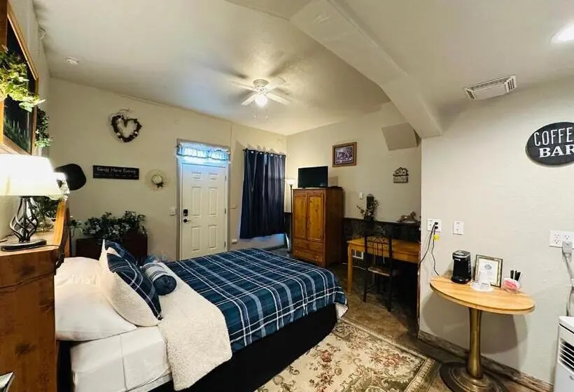 スタンダードルーム, Salmon River Inn